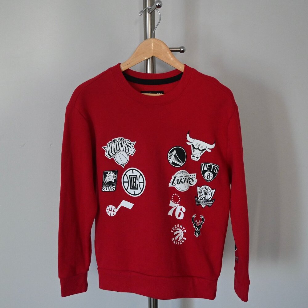 Hollister NBA - Collaboration Pullover Red Sweatshirt - Men's XS